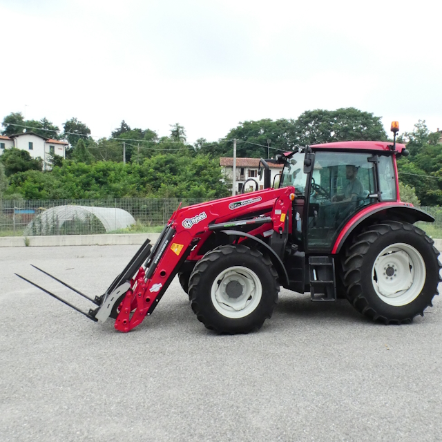 Caricatore frontale hybrid su valtra 