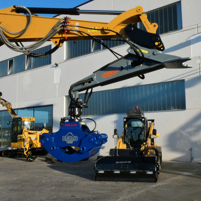 prolunga escavatore con pinza miband dalmasso